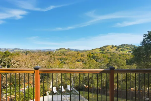 $1,899,000 | 194 Maestro Road, Novato, CA 94947