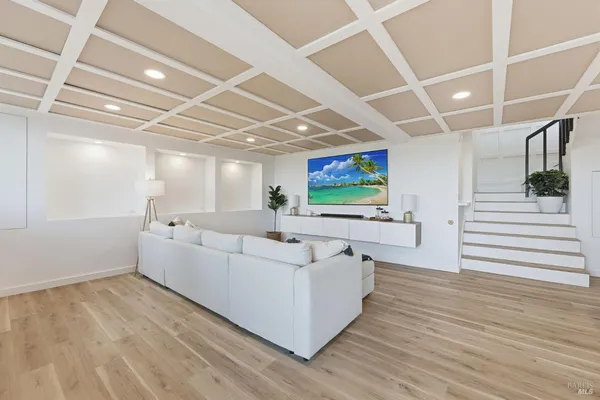 $1,899,000 | 194 Maestro Road, Novato, CA 94947
