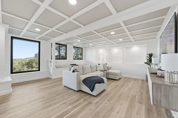 $1,899,000 | 194 Maestro Road, Novato, CA 94947