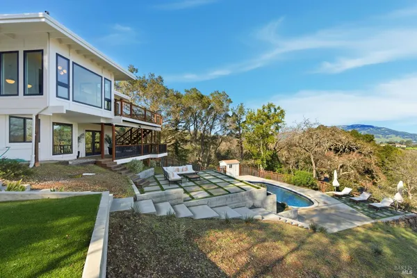 $1,899,000 | 194 Maestro Road, Novato, CA 94947
