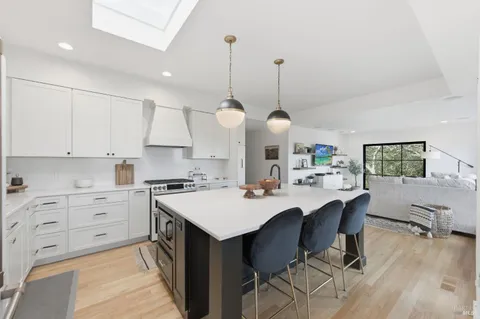 $1,899,000 | 194 Maestro Road, Novato, CA 94947