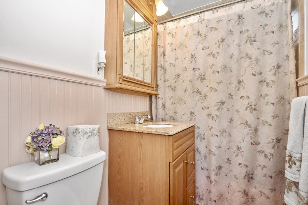 91 Kenberma Road Worcester, MA 01604 - Photo 13 of 22 Gallery Image 13