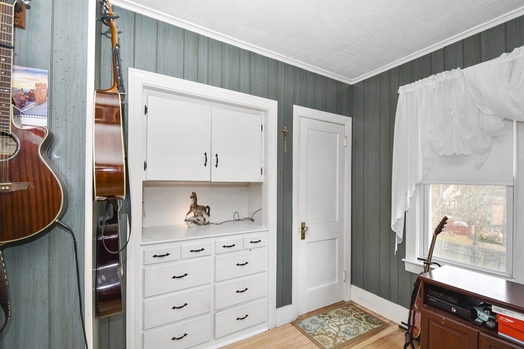 91 Kenberma Road Worcester, MA 01604 - Photo 16 of 22 Gallery Image 16