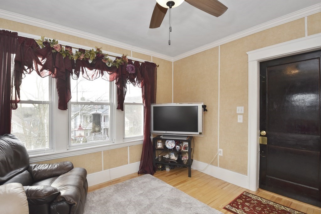 91 Kenberma Road Worcester, MA 01604 - Photo 3 of 22 Gallery Image 3