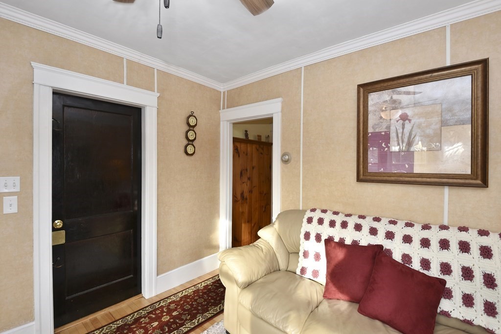 91 Kenberma Road Worcester, MA 01604 - Photo 4 of 22 Gallery Image 4