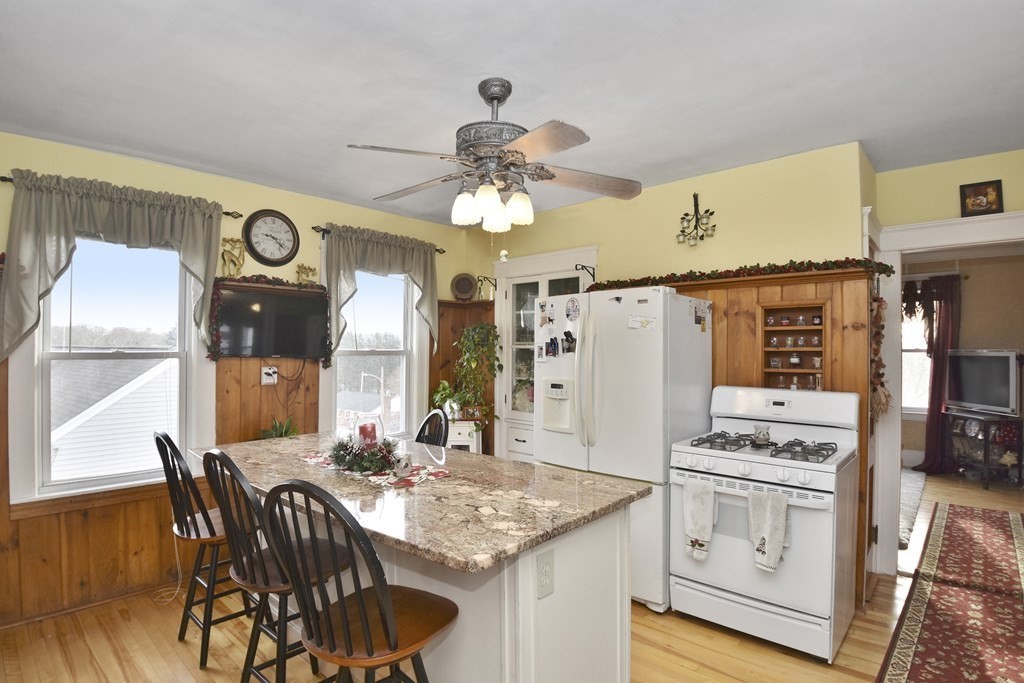 91 Kenberma Road Worcester, MA 01604 - Photo 5 of 22 Gallery Image 5