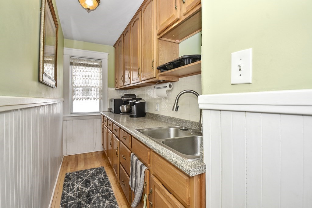 91 Kenberma Road Worcester, MA 01604 - Photo 9 of 22 Gallery Image 9