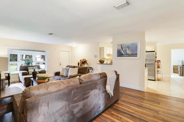 $599,000 | 5924 Southeast Orange Blossom Trail, Hobe Sound, FL 33455