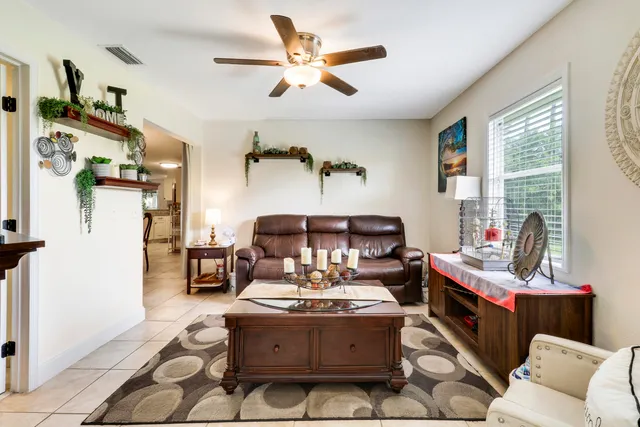 $599,000 | 5924 Southeast Orange Blossom Trail, Hobe Sound, FL 33455