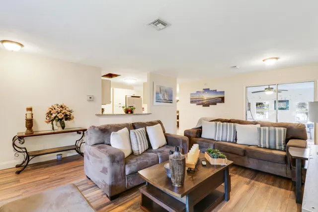 $599,000 | 5924 Southeast Orange Blossom Trail, Hobe Sound, FL 33455