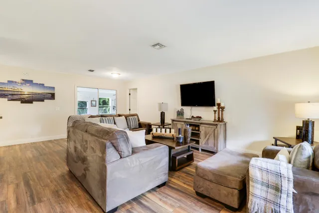 $599,000 | 5924 Southeast Orange Blossom Trail, Hobe Sound, FL 33455