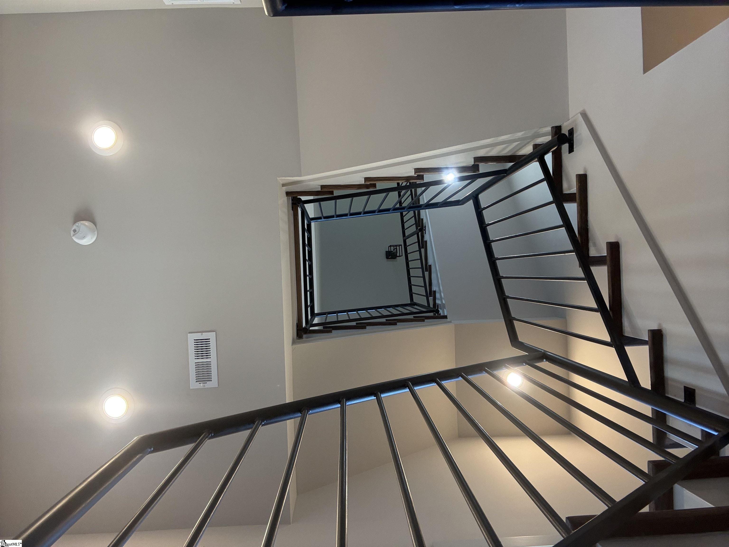 706 Anderson Road Greenville, SC 29601 - Photo 3 of 17 Gallery Image 3