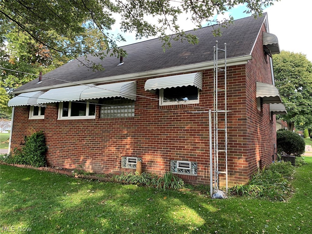 189 Ambrose Avenue Northwest Canton, OH 44708 - Photo 3 of 10