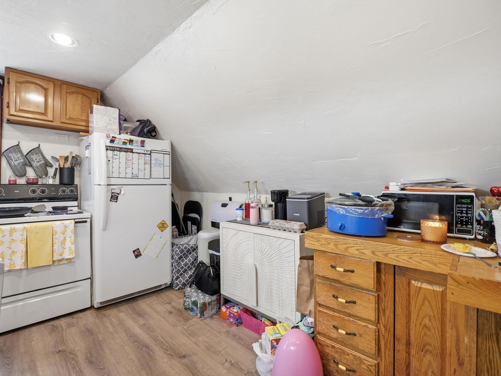 149 Cross Street Gardner, MA 01440 - Photo 4 of 42