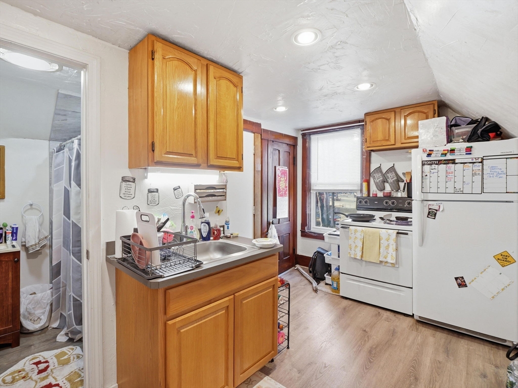 149 Cross Street Gardner, MA 01440 - Photo 5 of 42