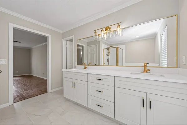$2,500 | 106 Breezy Point Place, Spring, TX 77381