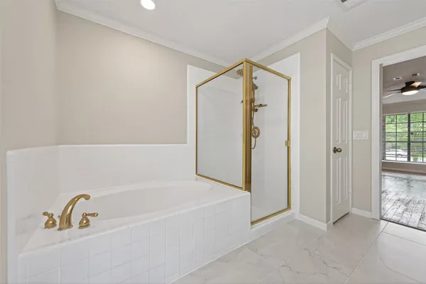 $2,500 | 106 Breezy Point Place, Spring, TX 77381