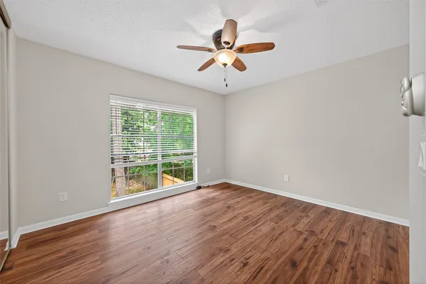 $2,500 | 106 Breezy Point Place, Spring, TX 77381
