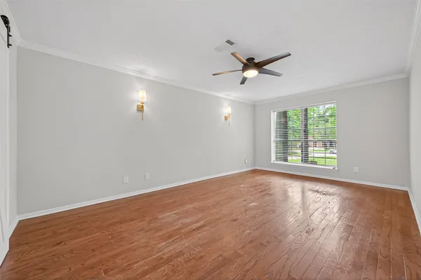 $2,500 | 106 Breezy Point Place, Spring, TX 77381