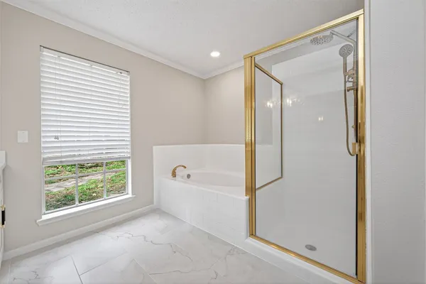 $2,500 | 106 Breezy Point Place, Spring, TX 77381