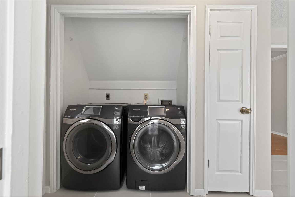 106 Breezy Point Place Spring, TX 77381 - Photo 36 of 37 Convenient in-home laundry room adds everyday functionality.