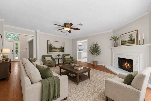 $2,500 | 106 Breezy Point Place, Spring, TX 77381
