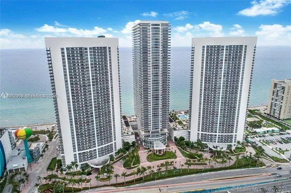 a view of a multi story building