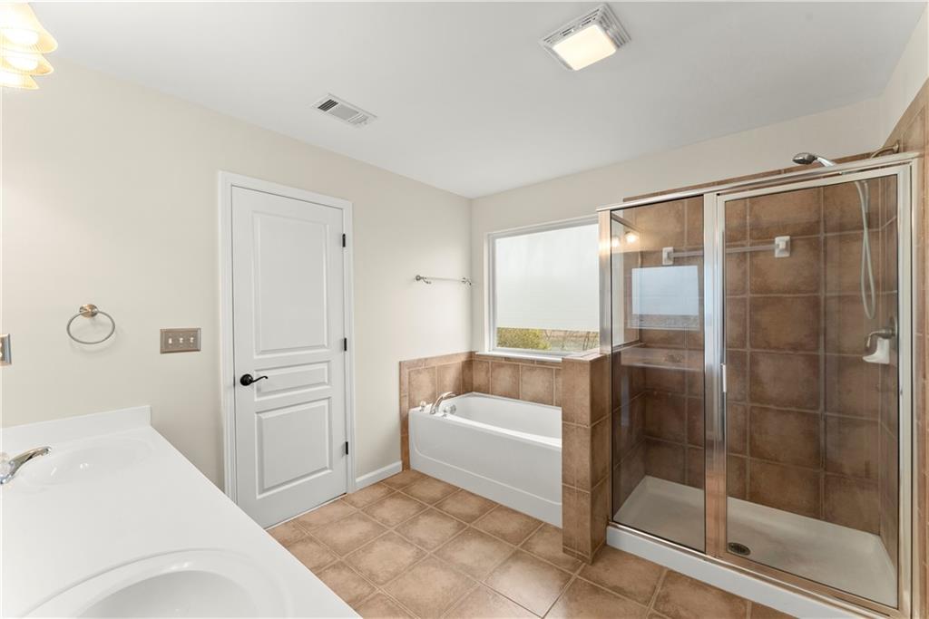 116 Hidden Lake Circle Canton, GA 30114 - Photo 18 of 34