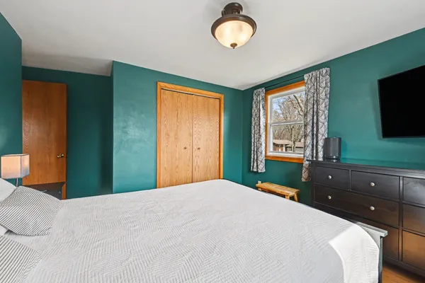 $369,900 | 1960 Lakeaires Boulevard, White Bear Lake, MN 55110