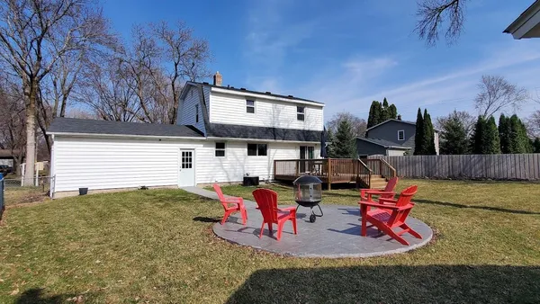 $369,900 | 1960 Lakeaires Boulevard, White Bear Lake, MN 55110