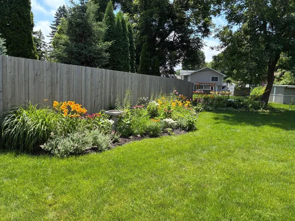 $369,900 | 1960 Lakeaires Boulevard, White Bear Lake, MN 55110