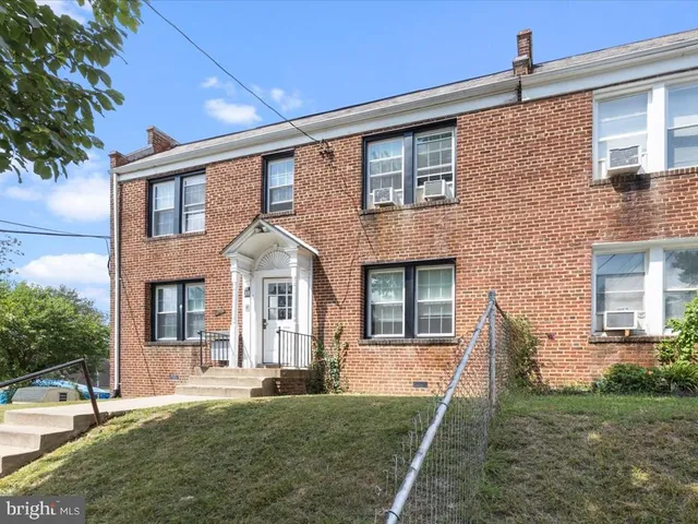 $750,000 | 305 34th Street Southeast, Washington, DC 20019