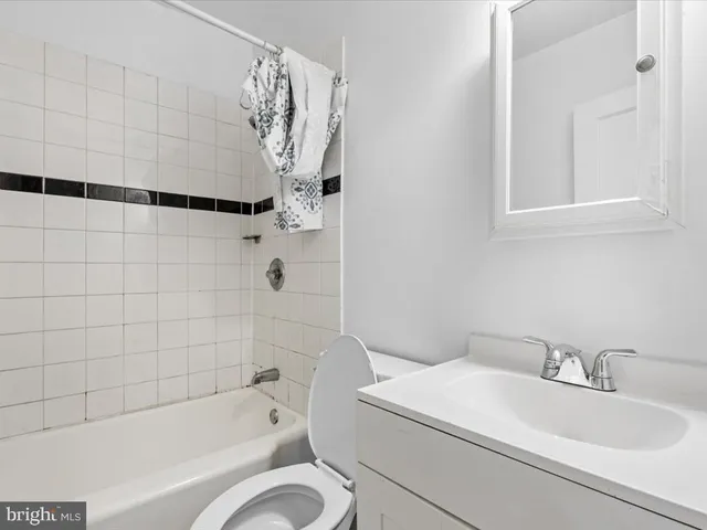 $750,000 | 305 34th Street Southeast, Washington, DC 20019