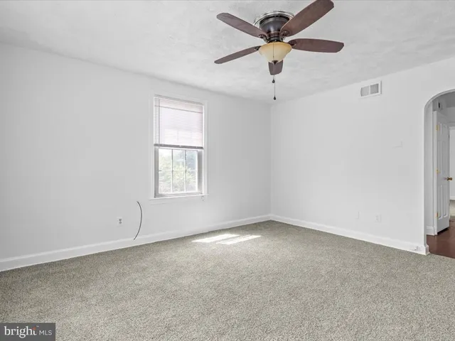 $750,000 | 305 34th Street Southeast, Washington, DC 20019