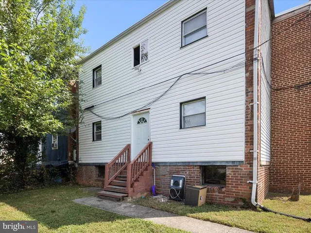 $750,000 | 305 34th Street Southeast, Washington, DC 20019