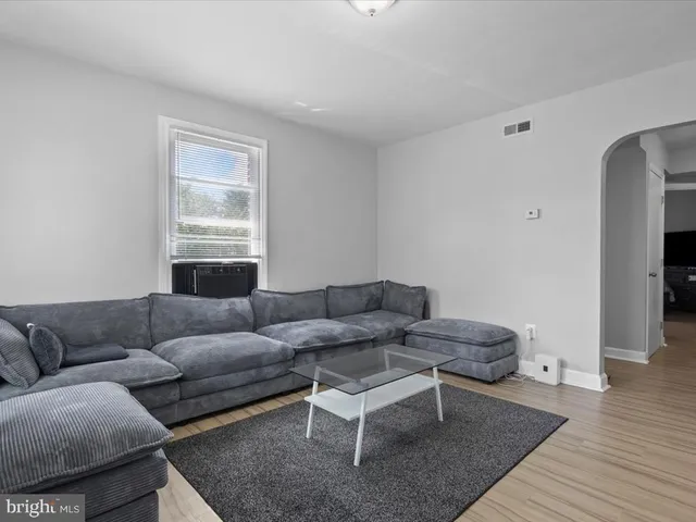 $750,000 | 305 34th Street Southeast, Washington, DC 20019