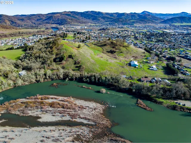 $190,000 | 1 Palmdale Avenue, Roseburg, OR 97471