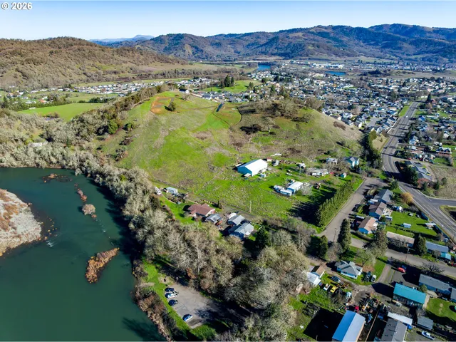 $190,000 | 1 Palmdale Avenue, Roseburg, OR 97471