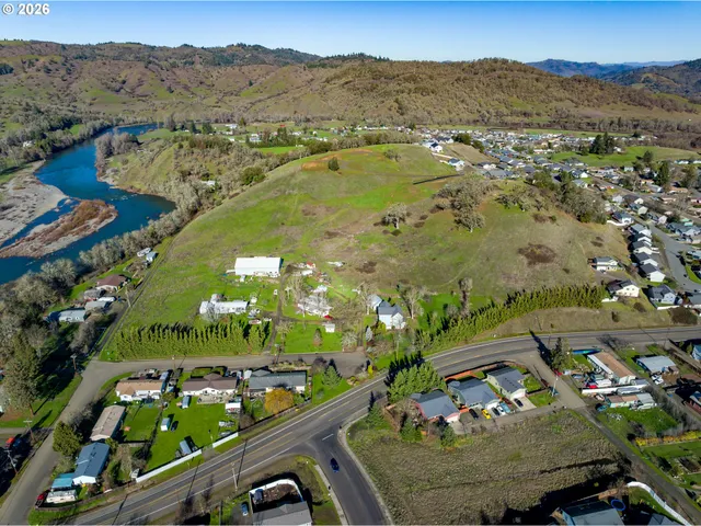 $190,000 | 1 Palmdale Avenue, Roseburg, OR 97471