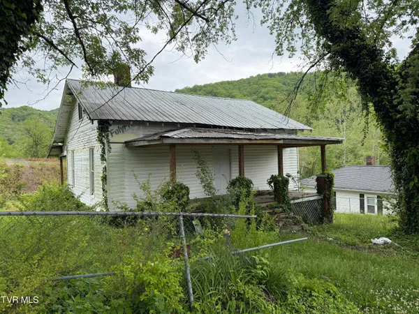 $13,000 | 105 Highland Avenue, Appalachia, VA 24216
