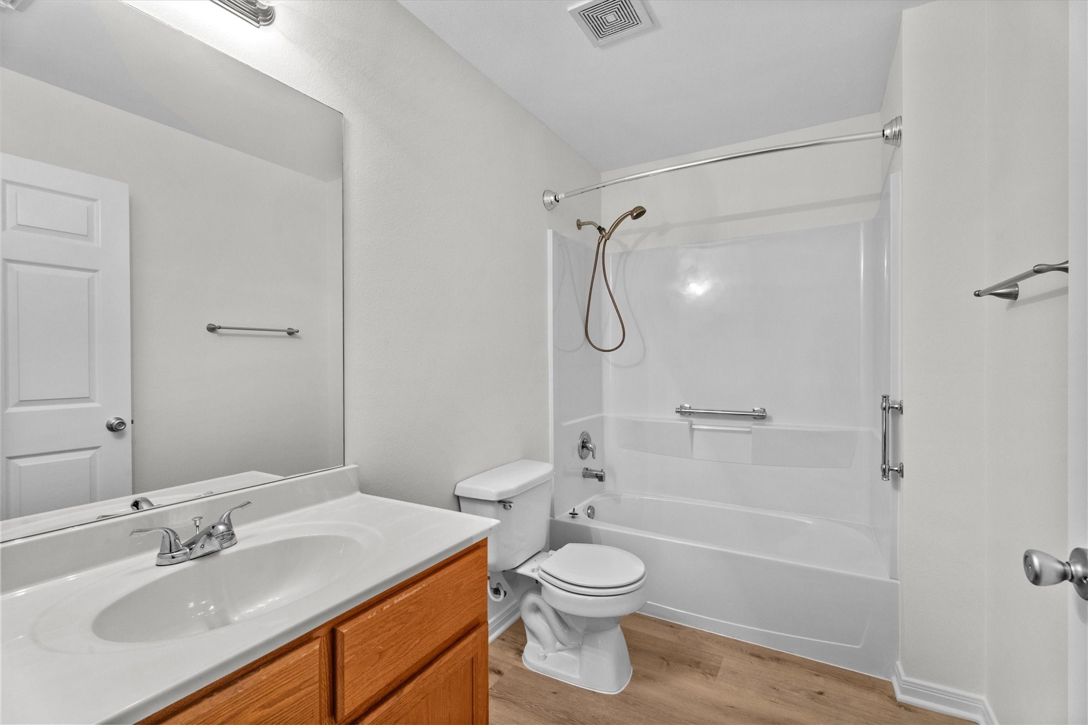 2331 Rue De Lafitte Street San Leon, TX 77539 - Photo 15 of 24 Large Bathroom