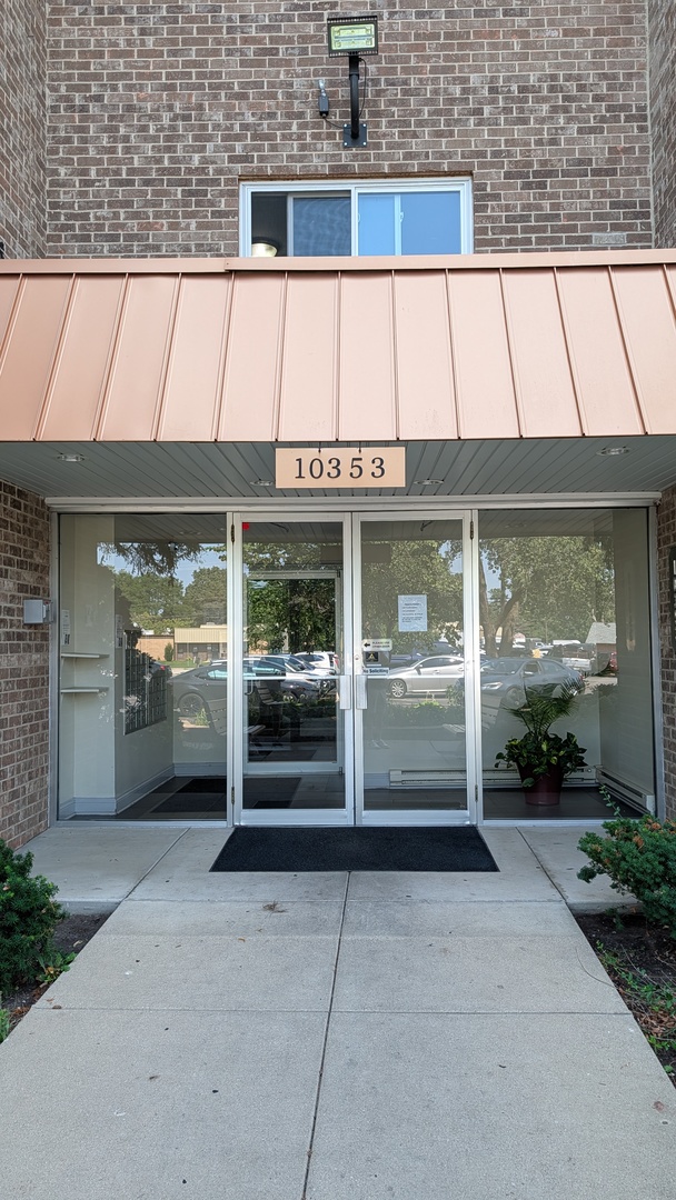 10353 Dearlove Road, Unit 2G Glenview, IL 60025 - Photo 13 of 13 Gallery Image 13