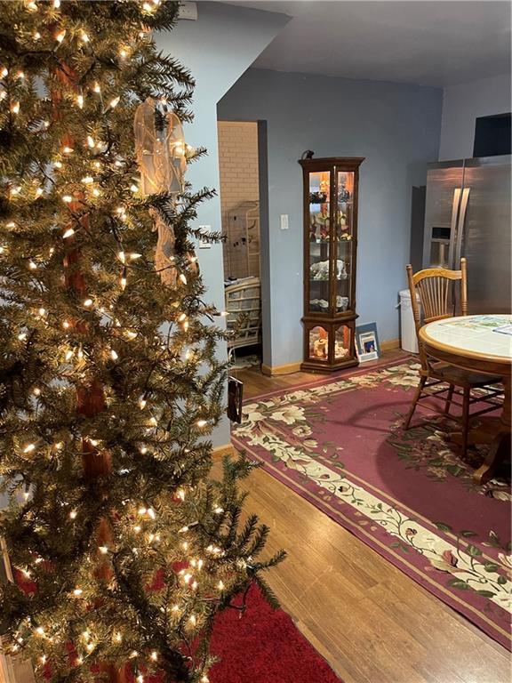 528 Longfellow Street Vandergrift, PA 15690 - Photo 16 of 23 a living room with furniture