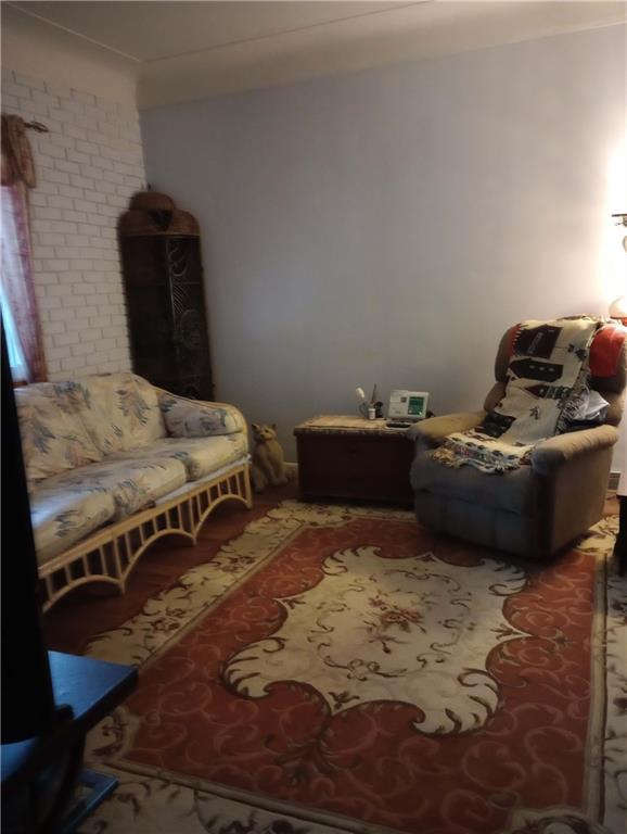 528 Longfellow Street Vandergrift, PA 15690 - Photo 8 of 23 a living room with furniture