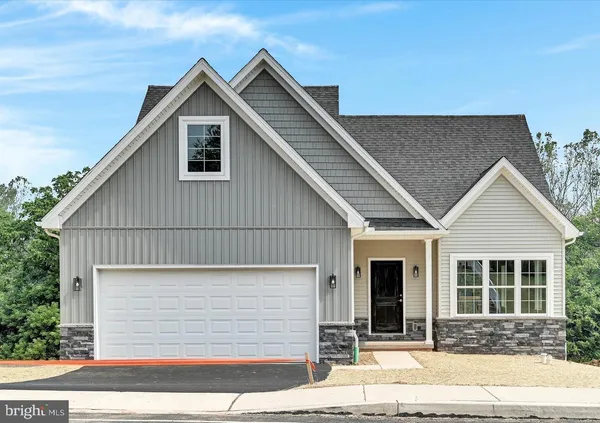 $453,900 | 8 Lantern Court, Carlisle, PA 17013
