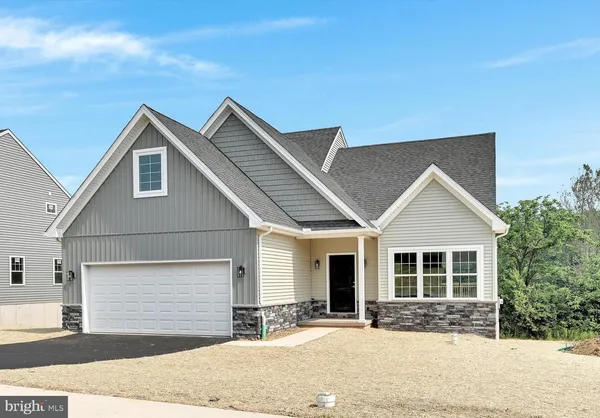 $453,900 | 8 Lantern Court, Carlisle, PA 17013