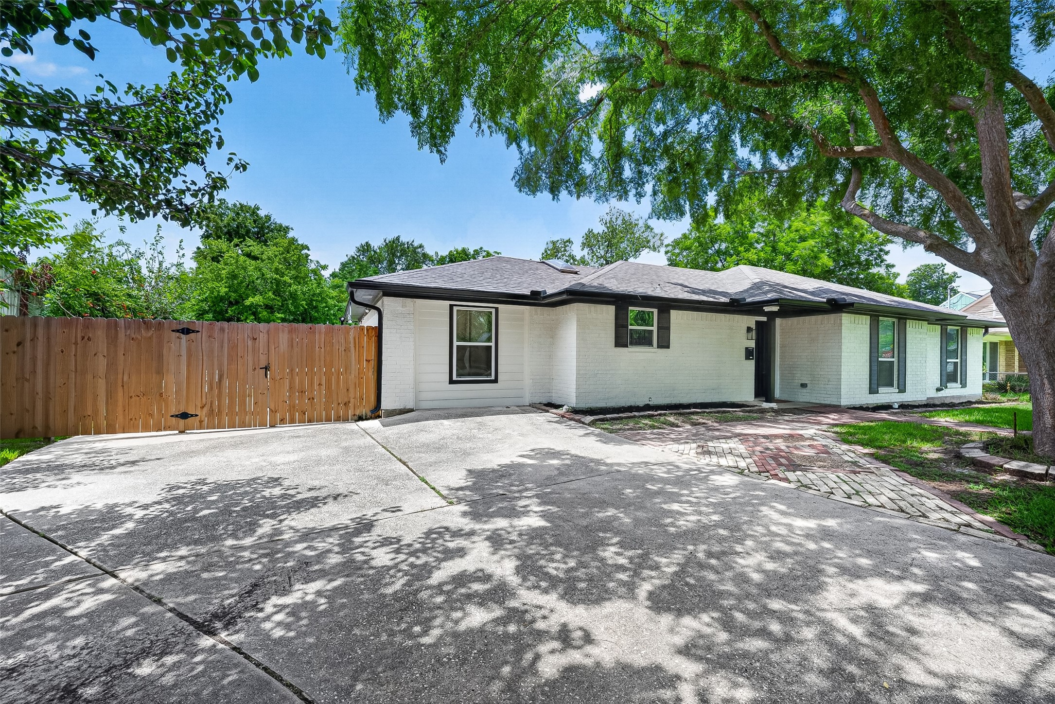 1206 Riggs Road Houston, TX 77022 - Photo 3 of 50