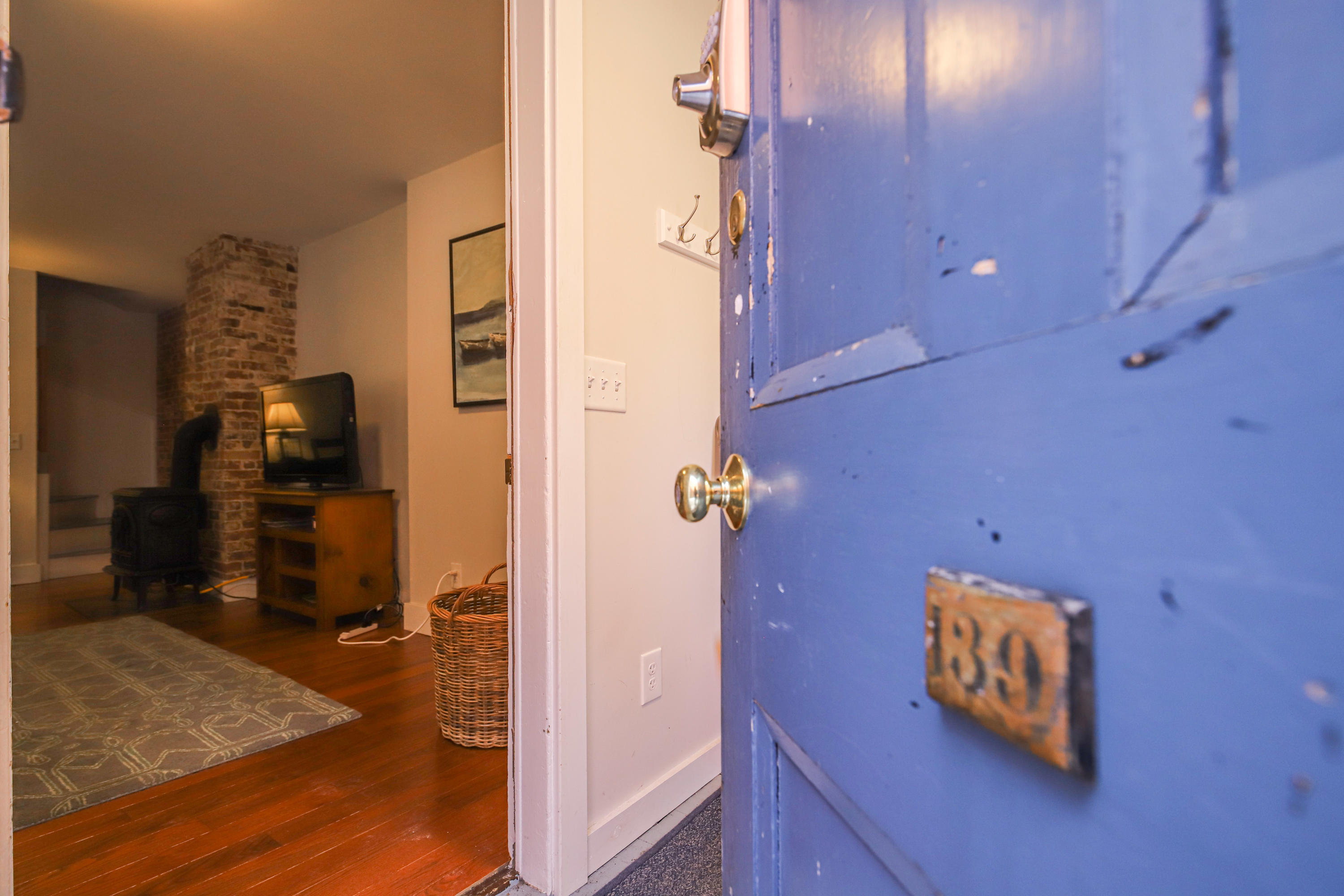 139 Spring Street Portland, ME 04101 - Photo 37 of 110 139 Spring St #2 Portland - 37Door