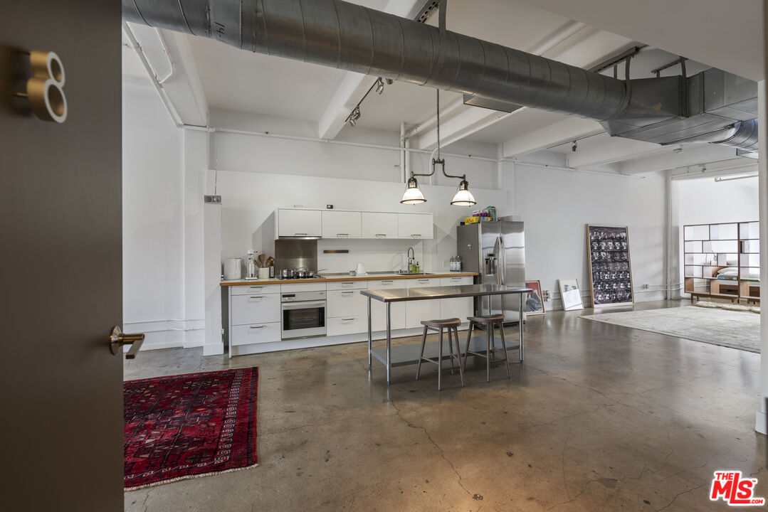 814 South Spring Street, Unit 8 Los Angeles, CA 90014 - Photo 3 of 25