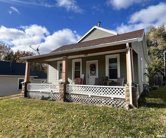 $130,000 | 110 Van Horne Street, Muscatine, IA 52761